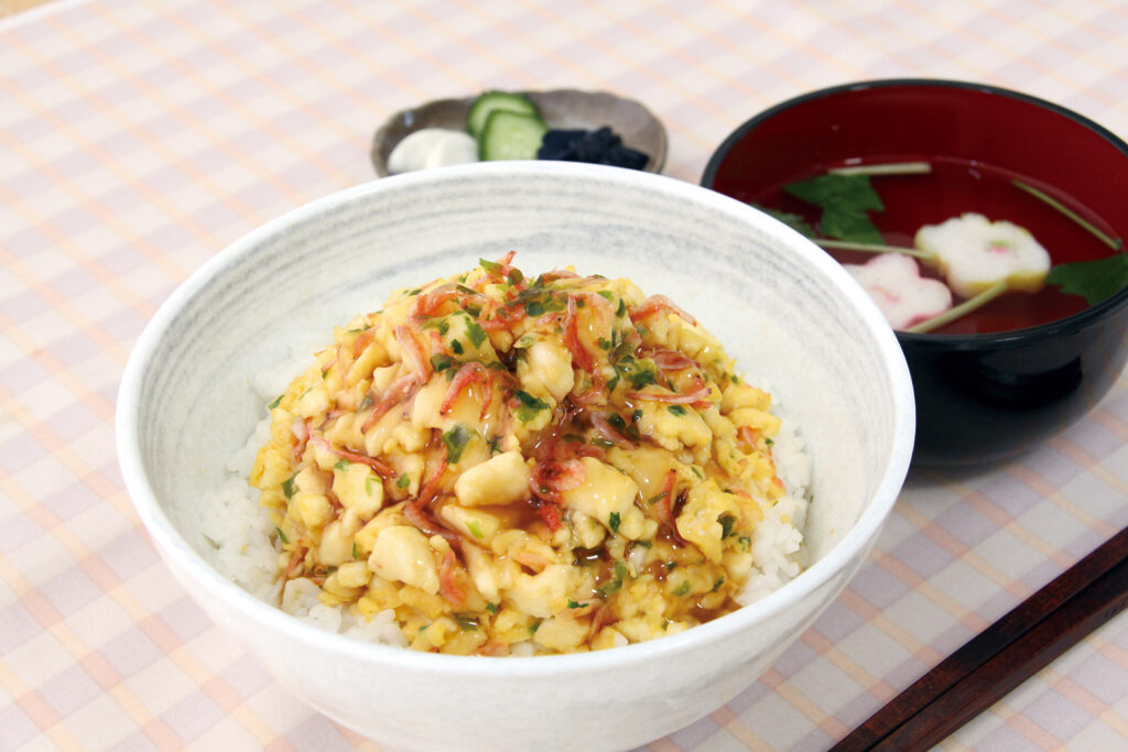 ふわふわはんぺんたまご丼